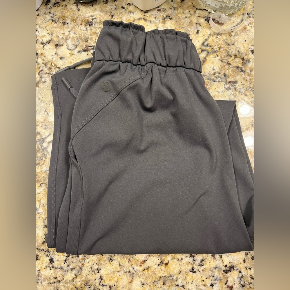 LuluLemon Women’s Size 2 High Rise Gray Pant
